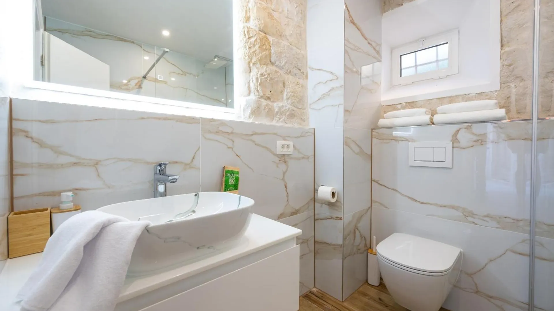 Apartments By The Sea Trogir - 24338 Croazia