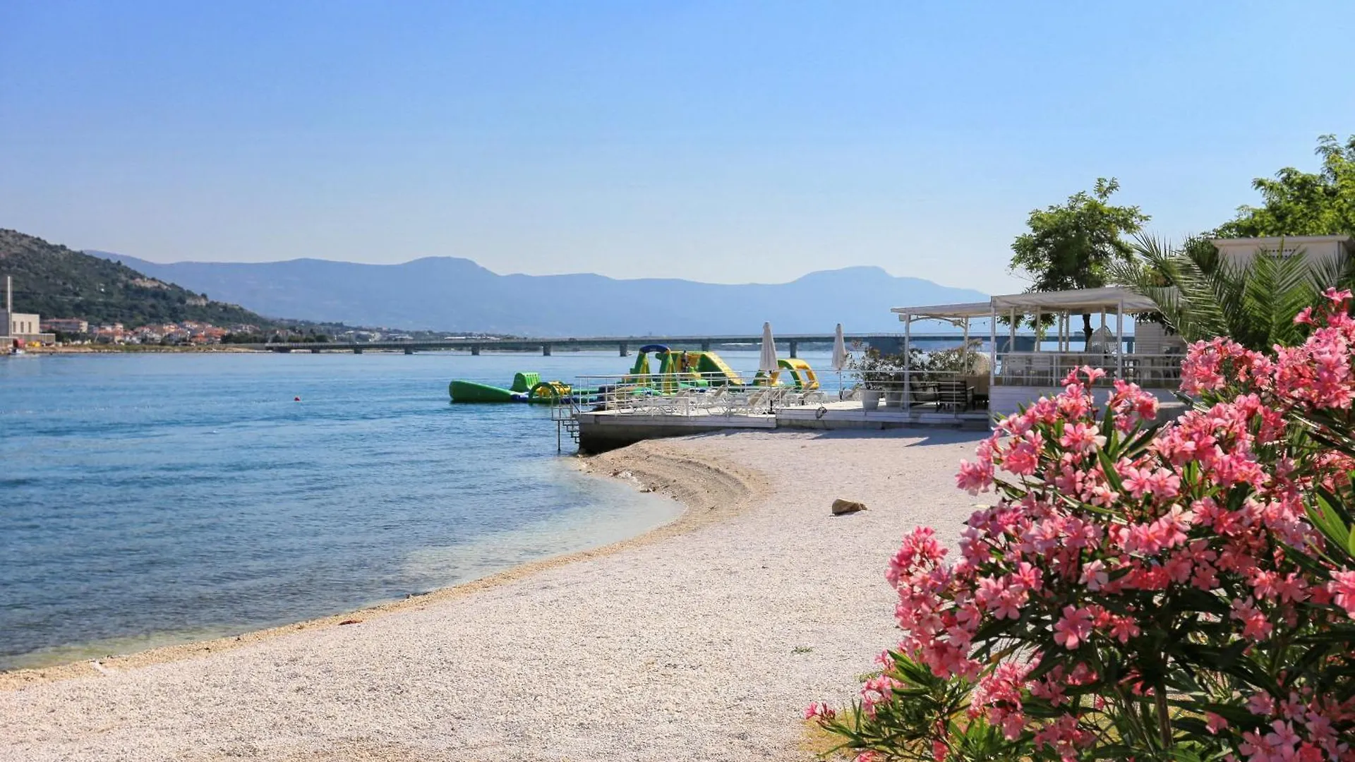 Apartments By The Sea Trogir - 24338 0*,  Croazia